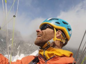 Hike & Fly s Gabrielem Mazurem, paraglide z hory